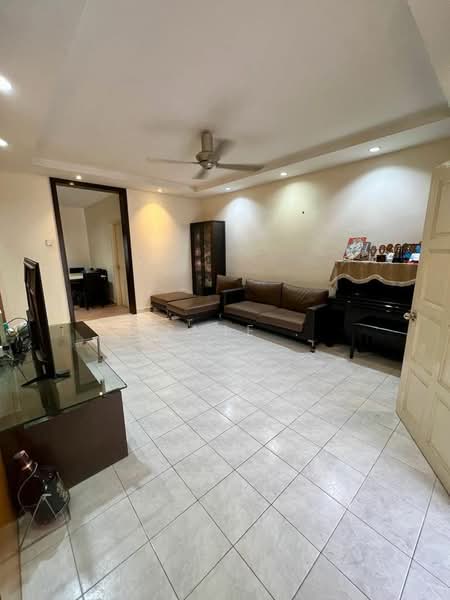 2-storey Terraced House for Rent in Taman Setia Indah (Tebrau) - Jemie . - Living Room - PropertyGuru.com.my