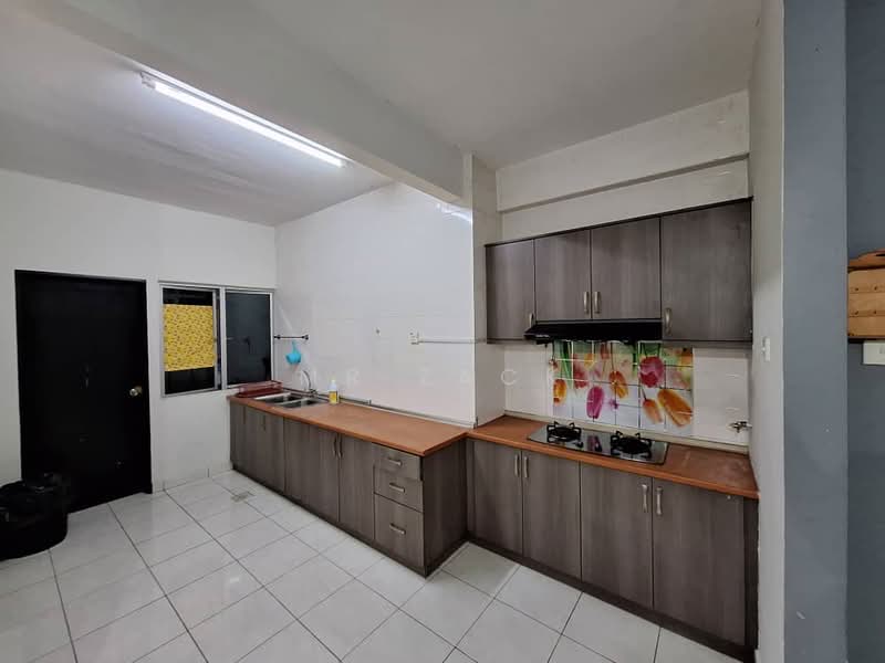 Servis Apartment untuk Disewa di Diamond Regency - Mr Zack - Kitchen - PropertyGuru.com.my