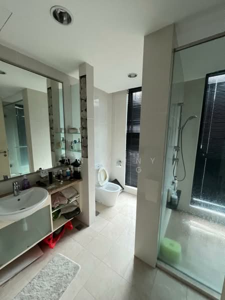 Kondominium untuk Dijual di Cendana - Anthony Foong - Bathroom - PropertyGuru.com.my