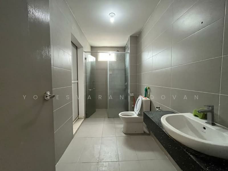 Semi-Detached House for Rent in Canary Garden (Klang) - Yogesvaran Poovan - Bathroom - PropertyGuru.com.my