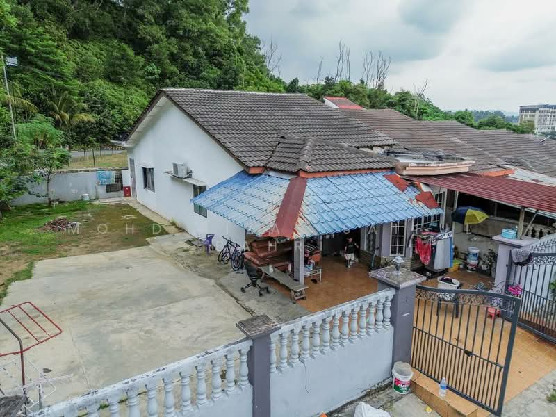 Rumah Teres 1 Tingkat untuk Dijual di Taman Bukit Mewah (Kajang) - Mohd Aizat Saiful Bahri - Exterior - PropertyGuru.com.my