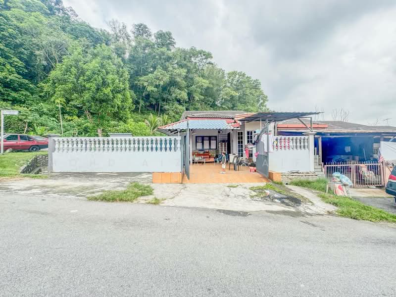 Rumah Teres 1 Tingkat untuk Dijual di Taman Bukit Mewah (Kajang) - Mohd Aizat Saiful Bahri - Exterior - PropertyGuru.com.my