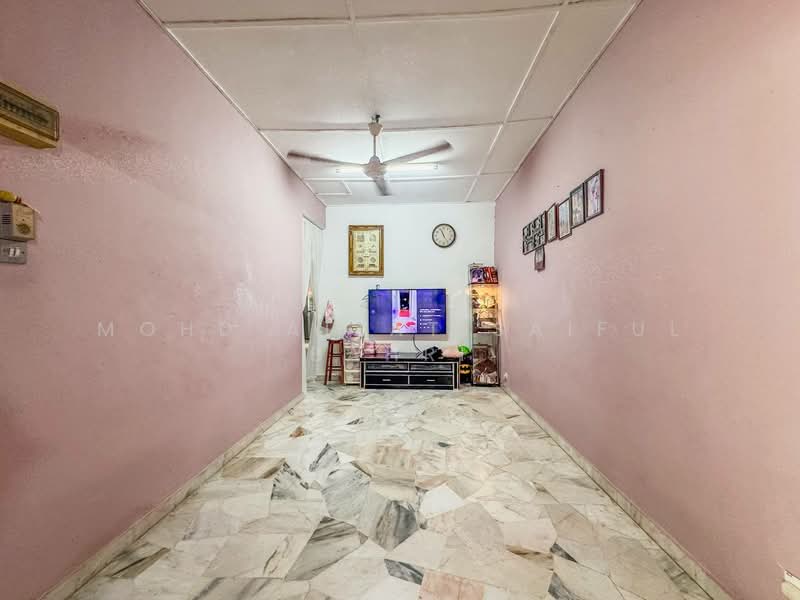 Rumah Teres 1 Tingkat untuk Dijual di Taman Bukit Mewah (Kajang) - Mohd Aizat Saiful Bahri - Living Room - PropertyGuru.com.my