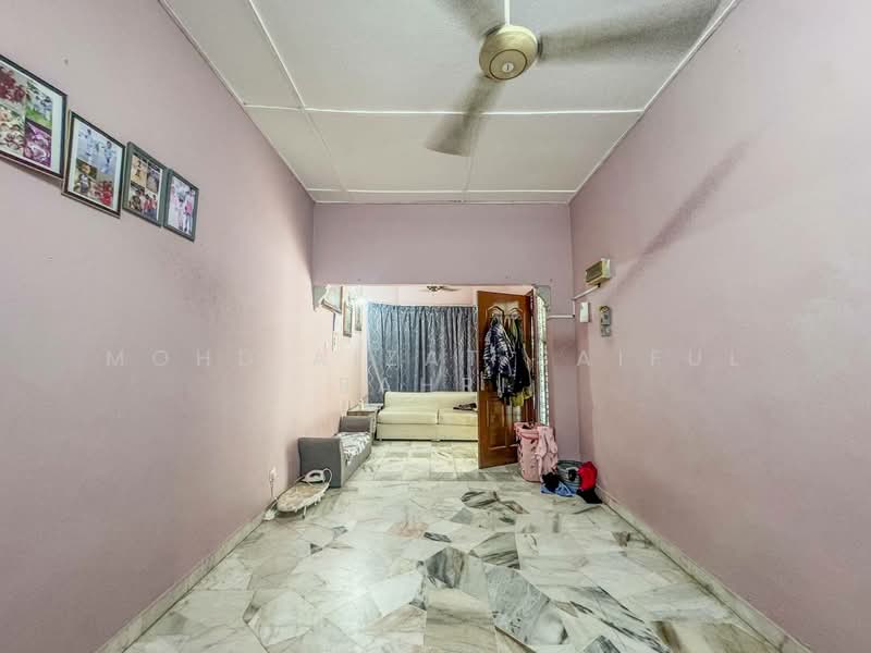 Rumah Teres 1 Tingkat untuk Dijual di Taman Bukit Mewah (Kajang) - Mohd Aizat Saiful Bahri - Living Room - PropertyGuru.com.my