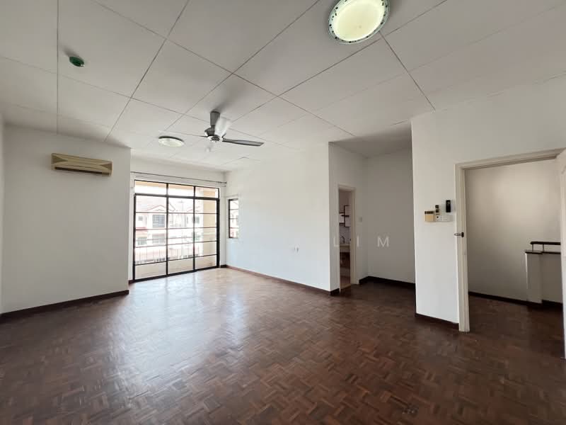 Townhouse for Sale in Sunway Damansara (Kota Damansara) - Esther Lim - Living Room - PropertyGuru.com.my