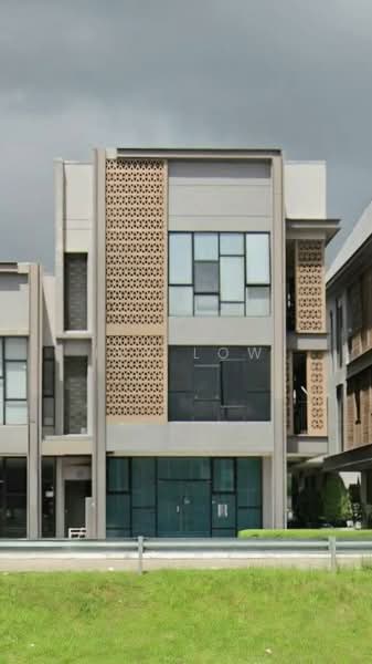 Shop / Office for Sale in Senai (Kulai) - Ivy Low - Exterior - PropertyGuru.com.my