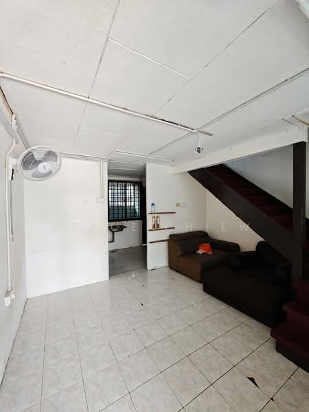 2-storey Terraced House for Rent in Bandar Baru Permas Jaya (Permas Jaya) - Grace Chiew - Living Room - PropertyGuru.com.my