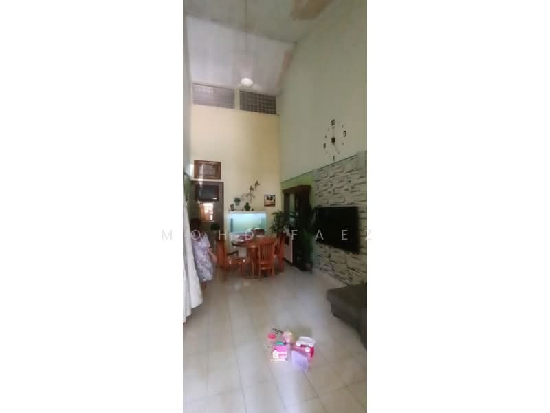 Rumah Teres 1 Tingkat untuk Dijual di Taman Puteri Wangsa (Ulu Tiram) - Mohd Faez - Living Room - PropertyGuru.com.my