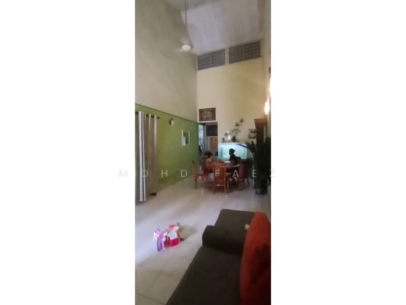 Rumah Teres 1 Tingkat untuk Dijual di Taman Puteri Wangsa (Ulu Tiram) - Mohd Faez - Living Room - PropertyGuru.com.my