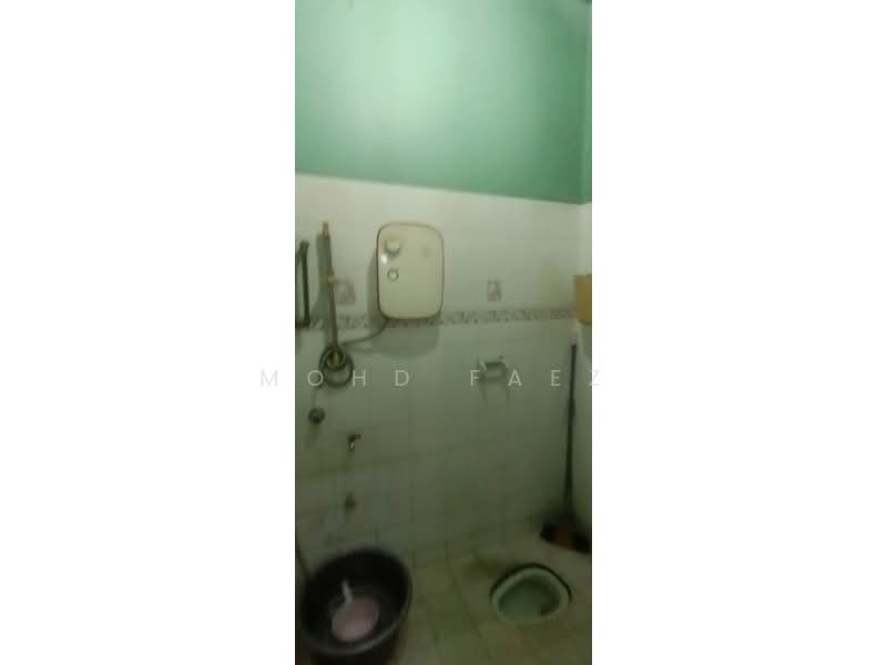 Rumah Teres 1 Tingkat untuk Dijual di Taman Puteri Wangsa (Ulu Tiram) - Mohd Faez - Bathroom - PropertyGuru.com.my