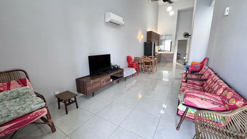 1-storey Terraced House for Rent in Johor Bahru (Johor) - Tok CJ - Living Room - PropertyGuru.com.my