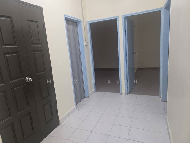 Apartment for Sale at Desa Universiti - Mervyn Seah - Corridor - PropertyGuru.com.my