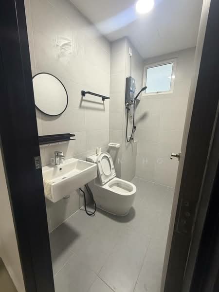 Service Residence for Rent at TRELLIS RESIDENCES - Darren Ho - Bathroom - PropertyGuru.com.my