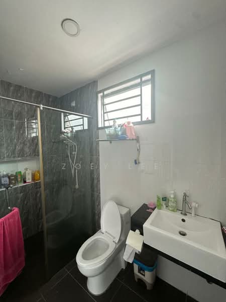 2.5-storey Terraced House for Sale in Taman Scientex Pasir Gudang (Pasir Gudang) - Zoey Lee - Bathroom - PropertyGuru.com.my