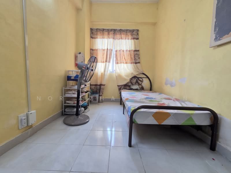 Condominium for Sale at Villaria - Nor Azhar Azlan - Bedroom - PropertyGuru.com.my