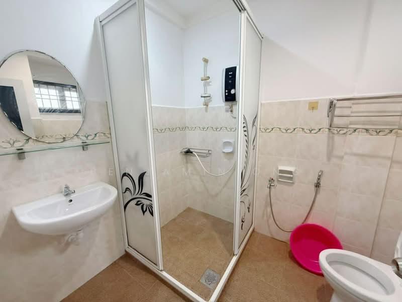 2-storey Terraced House for Sale in Taman Putri Kulai (Kulai) - Benjamin Ong - Bathroom - PropertyGuru.com.my