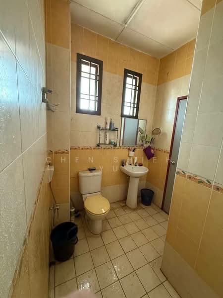 Rumah Teres untuk Dijual di Taman Mutiara Rini (Skudai) - Chen Shieh Yu - Bathroom - PropertyGuru.com.my