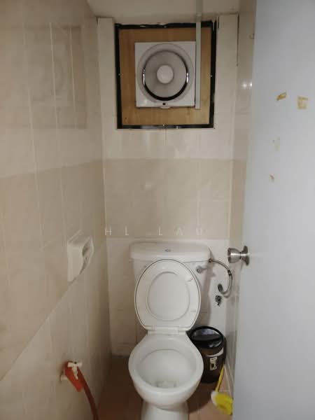 Office for Sale in Puchong (Selangor) - HL Lau - Bathroom - PropertyGuru.com.my