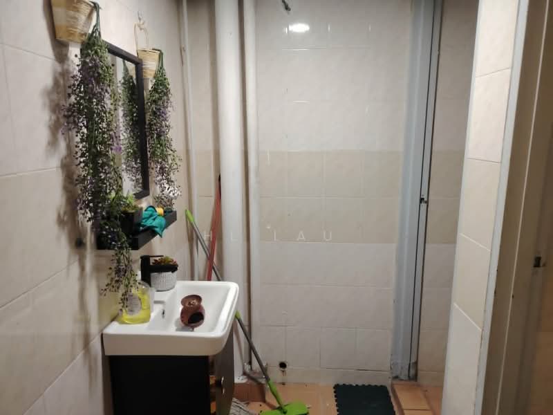 Office for Sale in Puchong (Selangor) - HL Lau - Bathroom - PropertyGuru.com.my