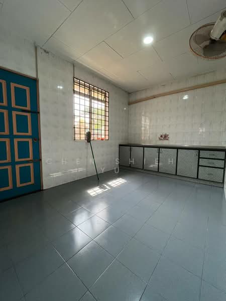 Semi-Detached House for Sale in Taman Impian Emas (Skudai) - Chen Shieh Yu - Kitchen - PropertyGuru.com.my