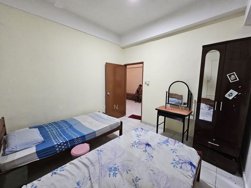 Apartment for Rent at Api Api Apartment - Vui Onn Liaw - Bedroom - PropertyGuru.com.my