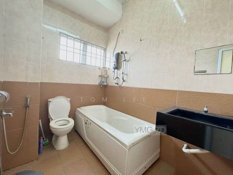 2-storey Terraced House for Sale in Bandar Bukit Tinggi 2 (Klang) - Tom Lee - PropertyGuru.com.my