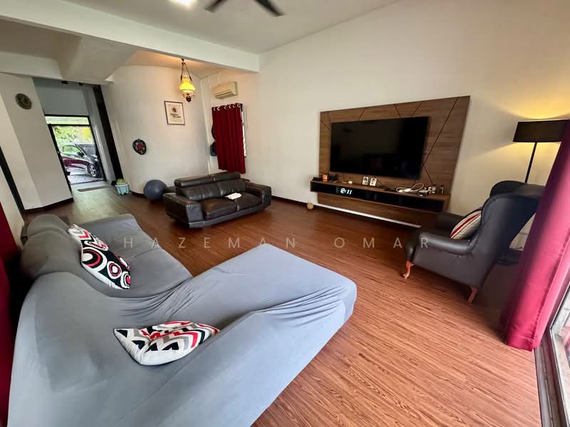 Rumah Teres 2 Tingkat untuk Dijual di Ampang (Selangor) - Hazeman Omar - Living Room - PropertyGuru.com.my