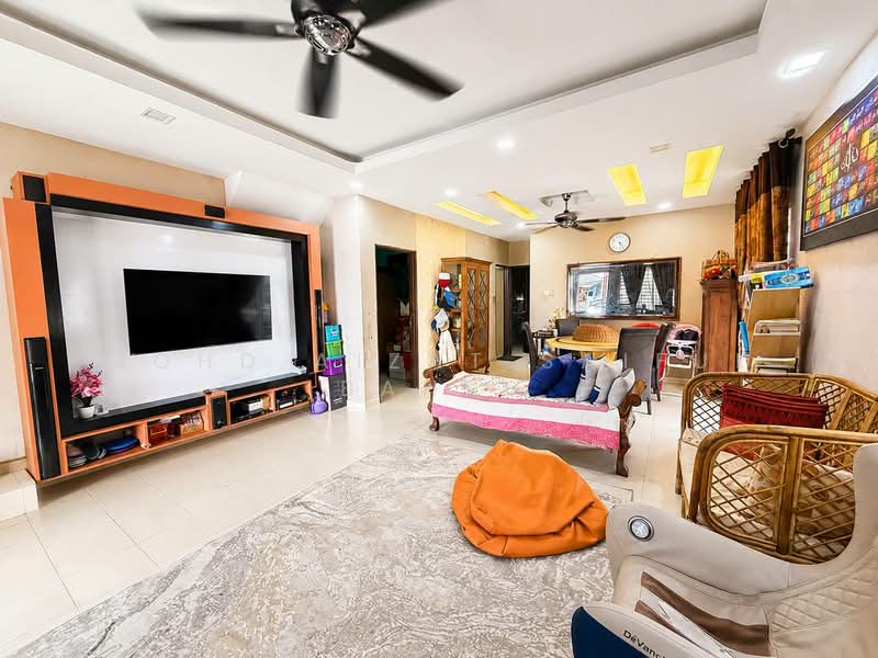 2-storey Terraced House for Sale in Sepang (Selangor) - Mohd Aizat Saiful Bahri - Living Room - PropertyGuru.com.my