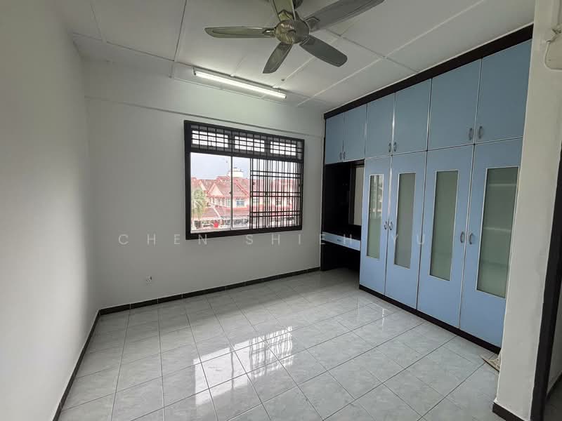 Apartment for Sale at Sri Awana Townhouse - Chen Shieh Yu - Bedroom - PropertyGuru.com.my