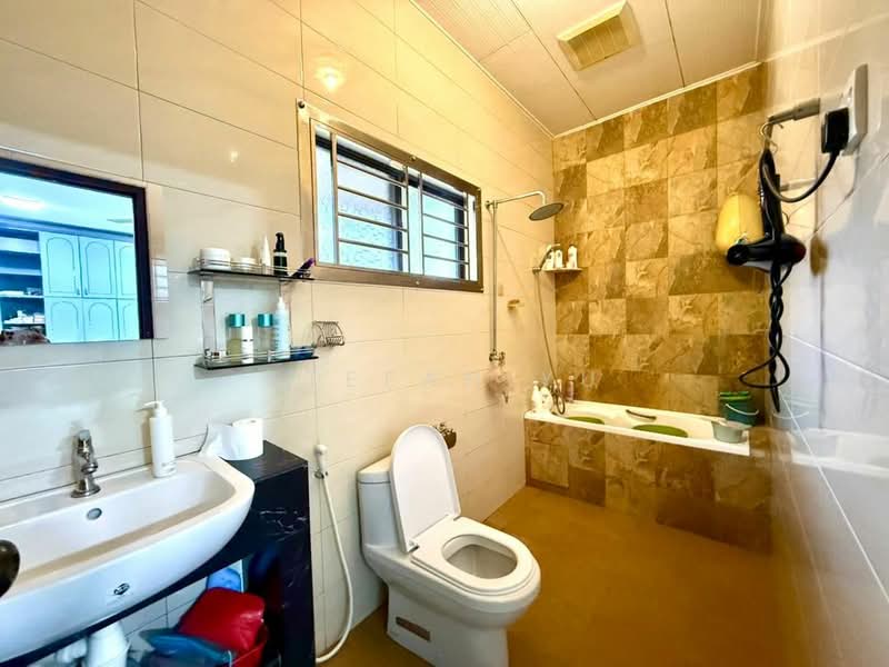 Bungalow for Sale in Taman Melodies (Johor Bahru) - Stefan Yu - Bathroom - PropertyGuru.com.my