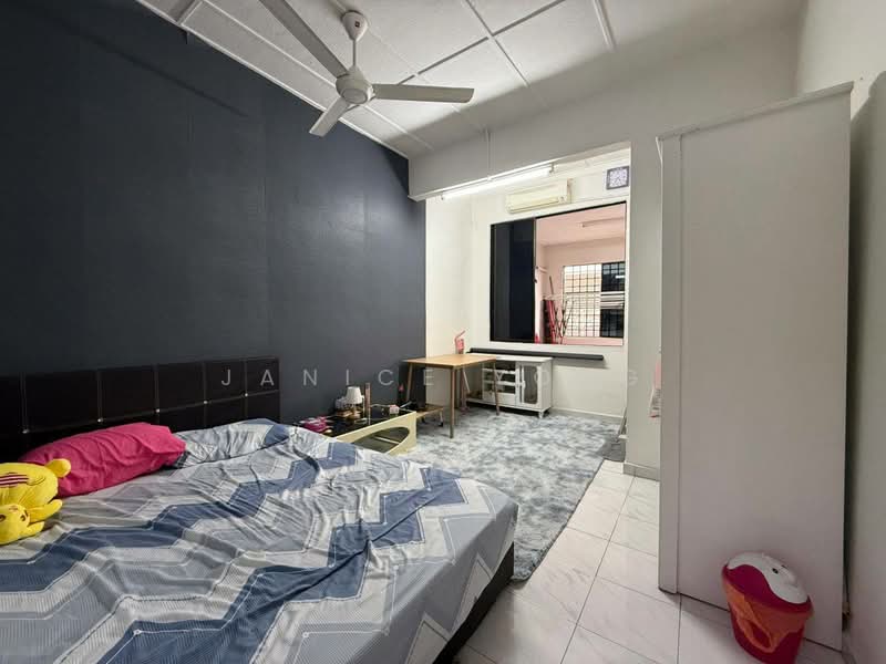 Rumah Teres 2 Tingkat untuk Dijual di Taman Desa Cemerlang (Ulu Tiram) - Janice Yong - Bedroom - PropertyGuru.com.my