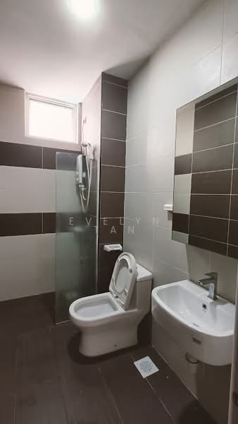 Kondominium untuk Disewa di M Condominium @ Larkin - Evelyn Tan - Bathroom - PropertyGuru.com.my
