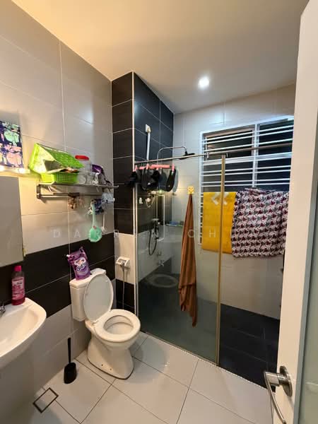 Rumah Kluster untuk Dijual di Taman Kempas Indah (Tebrau) - Darren Chua - Bathroom - PropertyGuru.com.my