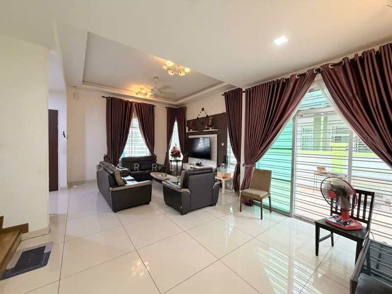 Rumah Kluster untuk Dijual di Taman Kempas Indah (Tebrau) - Darren Chua - Living Room - PropertyGuru.com.my