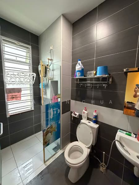 Rumah Kluster untuk Dijual di Taman Kempas Indah (Tebrau) - Darren Chua - Bathroom - PropertyGuru.com.my