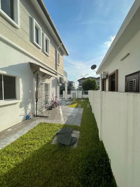 Cluster House for Sale in Sepang (Selangor) - Mohd Aizat Saiful Bahri - Exterior - PropertyGuru.com.my