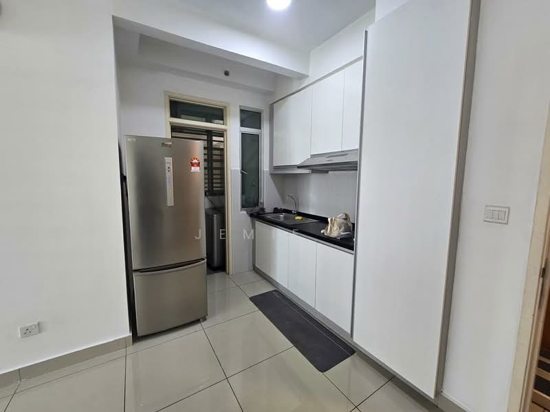 Apartment for Sale at Austin Suites (Permata Austin) - Jemie . - Kitchen - PropertyGuru.com.my