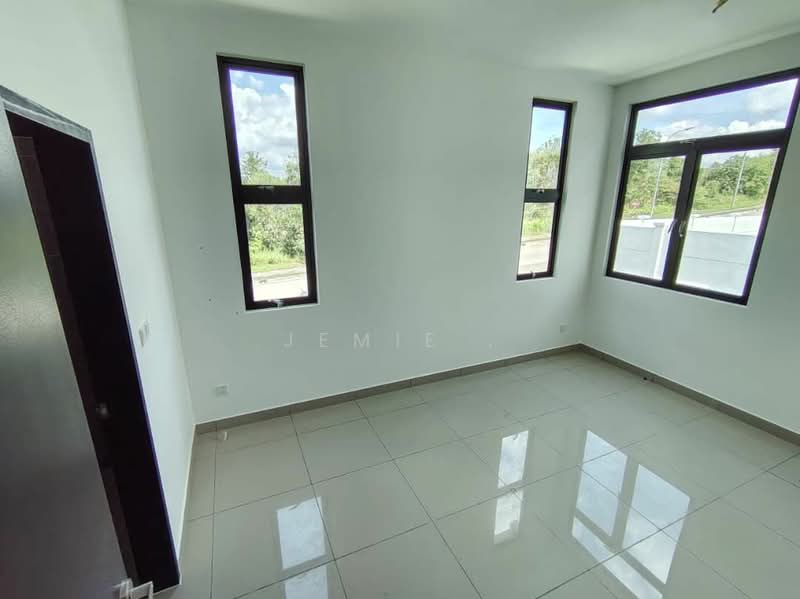 2-storey Terraced House for Sale in Taman Pelangi Indah (Ulu Tiram) - Jemie . - Interior - PropertyGuru.com.my