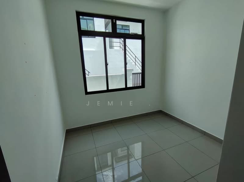 2-storey Terraced House for Sale in Taman Pelangi Indah (Ulu Tiram) - Jemie . - Interior - PropertyGuru.com.my