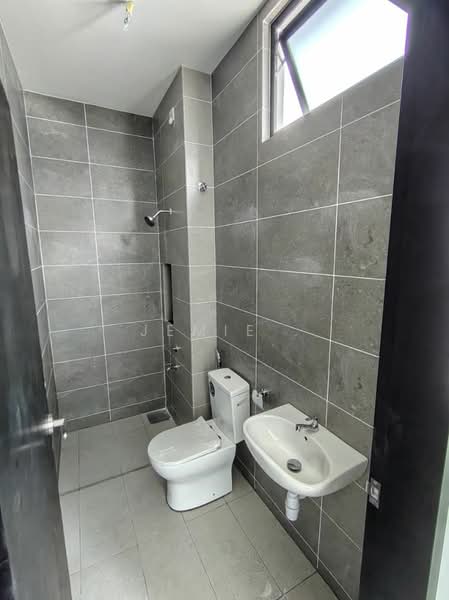 2-storey Terraced House for Sale in Taman Pelangi Indah (Ulu Tiram) - Jemie . - Bathroom - PropertyGuru.com.my