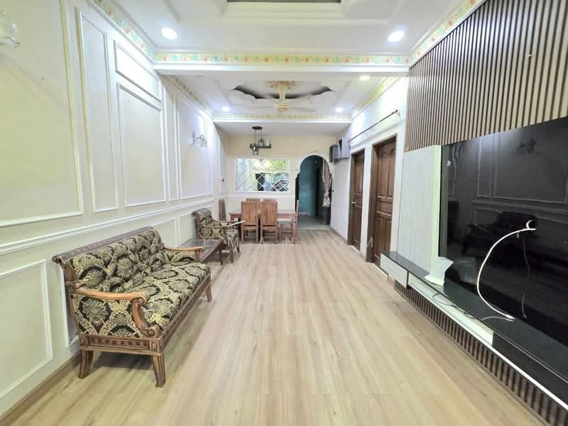 1-storey Terraced House for Sale in Klang (Selangor) - Hazeman Omar - Living Room - PropertyGuru.com.my