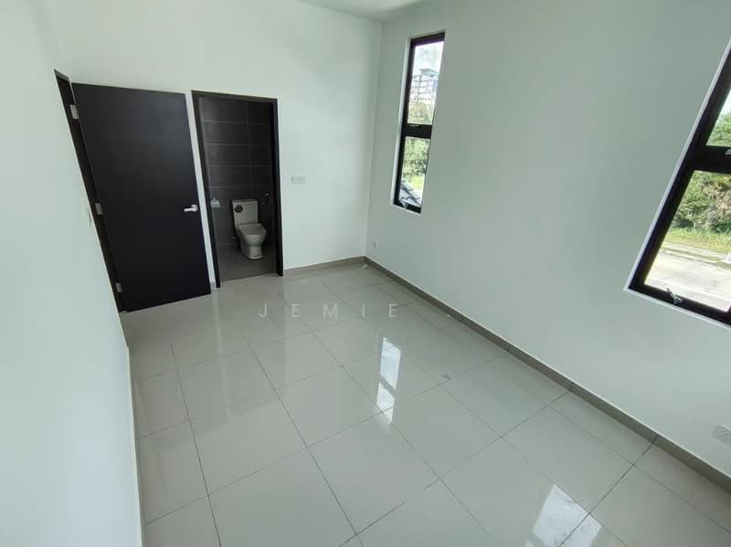 Rumah Teres 2 Tingkat untuk Disewa di Taman Pelangi Indah (Ulu Tiram) - Jemie . - PropertyGuru.com.my