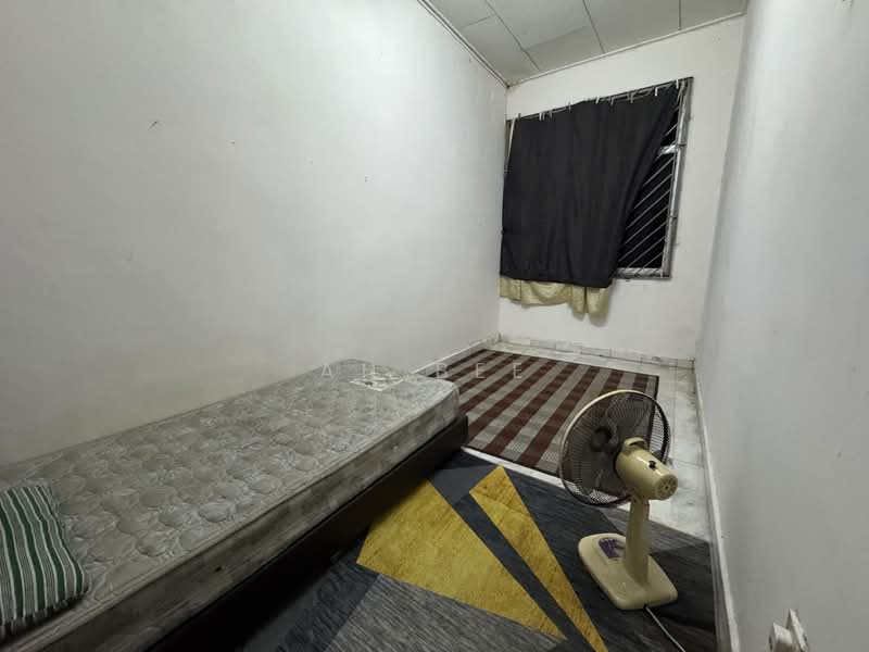 Rumah Teres 1 Tingkat untuk Dijual di Taman Daya (Johor Bahru) - Ah Bee - Bedroom - PropertyGuru.com.my