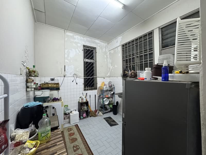 Rumah Teres 1 Tingkat untuk Dijual di Taman Daya (Johor Bahru) - Ah Bee - Kitchen - PropertyGuru.com.my