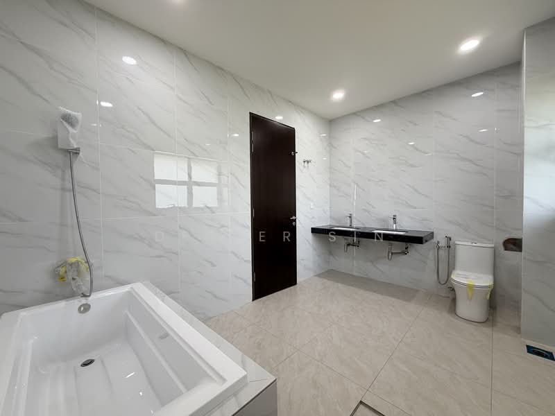 Bungalow for Sale in Setia Ecohill (Semenyih) - Denver Sin - Bathroom - PropertyGuru.com.my