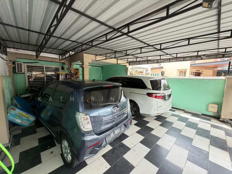 2-storey Terraced House for Sale in Rawang (Selangor) - Katherine Leong - Car Park - PropertyGuru.com.my