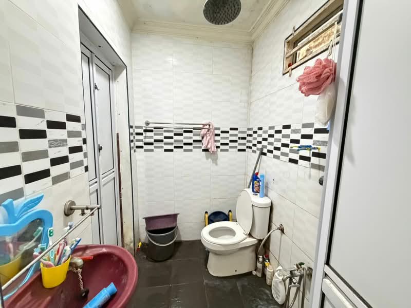 2-storey Terraced House for Sale in Rawang (Selangor) - Katherine Leong - Bathroom - PropertyGuru.com.my
