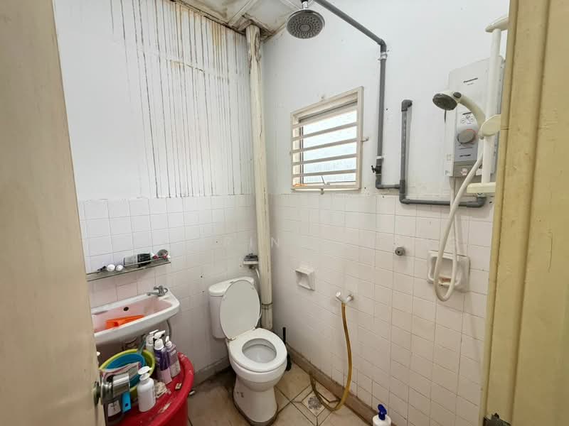 2-storey Terraced House for Sale in Rawang (Selangor) - Katherine Leong - Bathroom - PropertyGuru.com.my