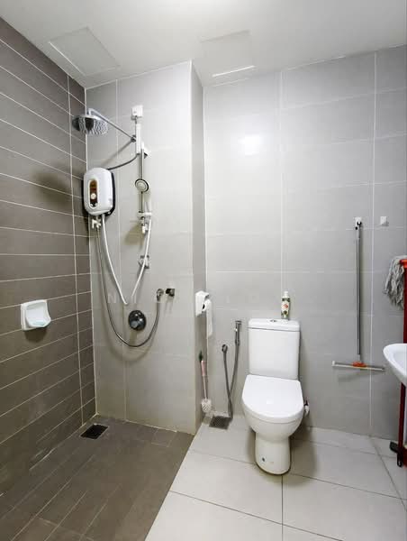 Kondominium untuk Disewa di PARC Regency (Residensi Masai) - Nick Low - Bathroom - PropertyGuru.com.my