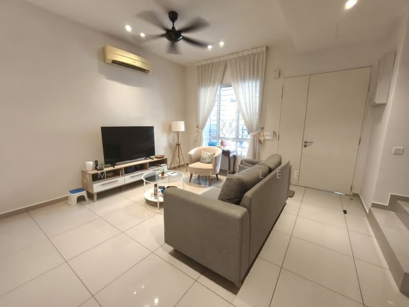 2-storey Terraced House for Sale in Bandar Rimbayu (Telok Panglima Garang) - Michelle Lee - Living Room - PropertyGuru.com.my